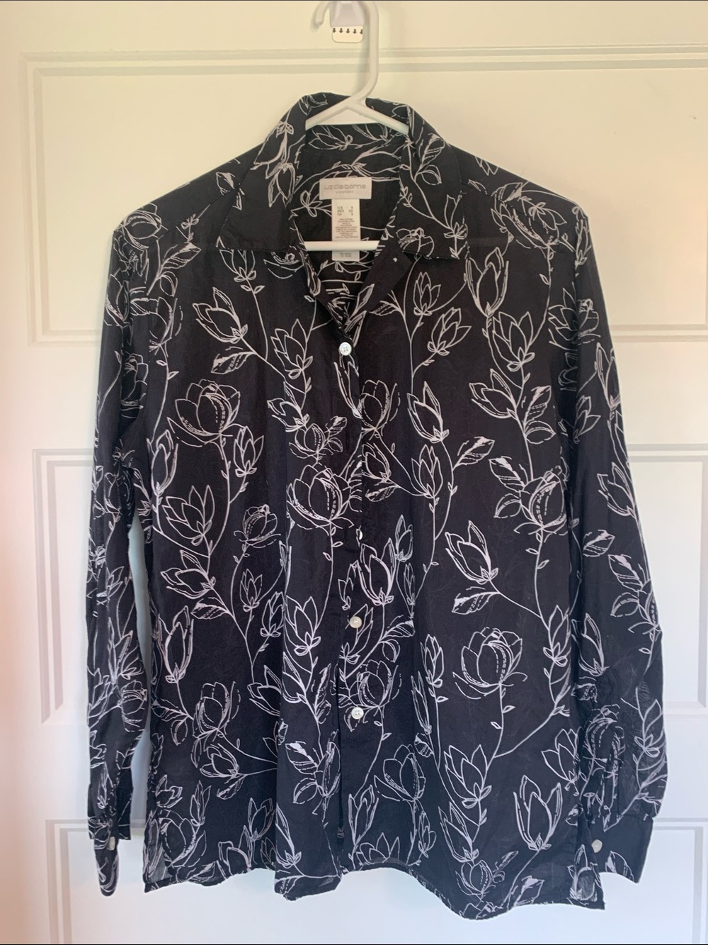 Liz Claiborne Black White Floral Button-Front Shirt size Small